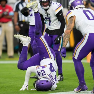 WATCH: Vikings safety Cam Bynum pays tribute to Australian breakdancer Raygun