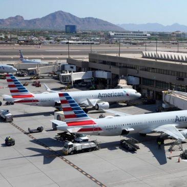 American Airlines briefly halts flights nationwide after technical issue