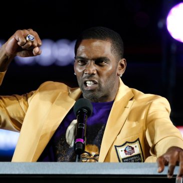 Vikings legend Randy Moss: ‘Your boy is a cancer survivor’