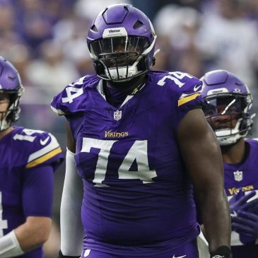 Cam Robinson has kept Vikings rolling in Christian Darrisaw’s absence