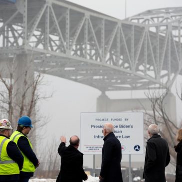 Trump order casts doubt on replacement of crumbling bridge in Duluth-Superior, Tina Smith says