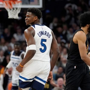 Timberwolves fall apart in second half of loss to Cleveland