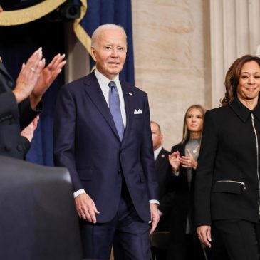 Just minutes before he leaves office, Biden pardons his siblings and their spouses