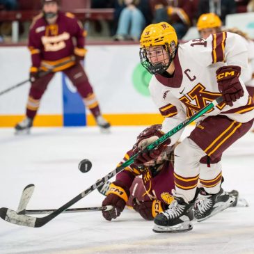 Women’s hockey: Murphy’s unlikely goal stands up as Gophers finish regular season with sweep of Bulldogs