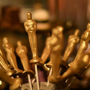 Make your Oscars predictions — and see how they compare to expert picks