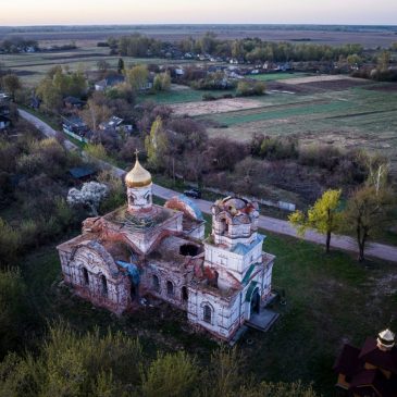 Russian attacks during Easter ceasefire declared by Putin killed 3 in Ukraine’s Kherson region