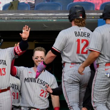Twins win fourth straight as offense goes off against Guardians