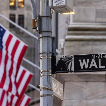 World shares mostly gain ahead of earnings and data releases