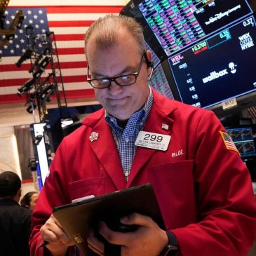 World shares are mixed as strong corporate earnings are offset by tariff worries