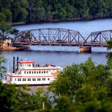 Stillwater Lift Bridge opens for the season