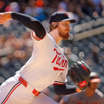 Twins pull ahead late with Brooks Lee’s big hit, sweep Orioles