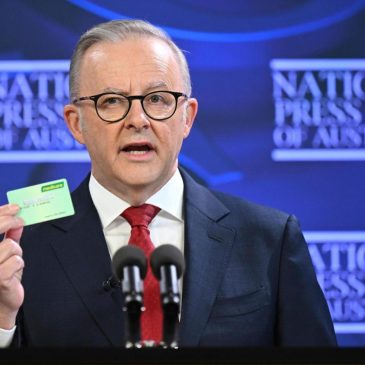 What are the major issues in Australia’s election Saturday?