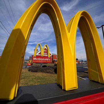 McDonald’s store traffic falls unexpectedly as diners grow uneasy about economy