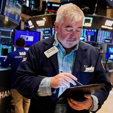 US futures and European markets rise on temporary US-EU trade truce