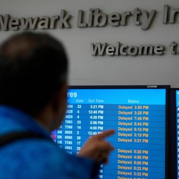 FAA extends flight limits at Newark airport into June because of controller shortage and tech issues