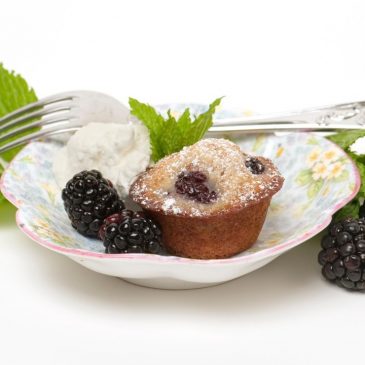 Recipes: Use blackberries to make a pie, tiny cakes and even a salad