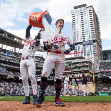 Brooks Lee sends Twins to walk-off win, their second in as many days
