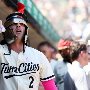 Twins walk it off, win eighth-straight game to top .500 for first time