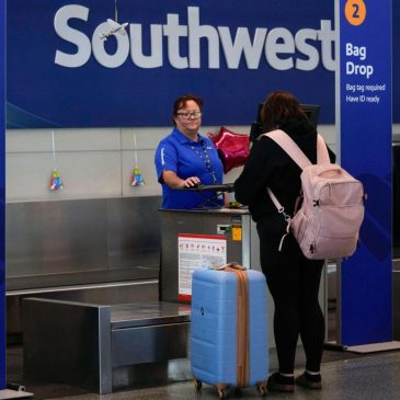 Final boarding call for free bags at Southwest as airline abandons a cherished perk