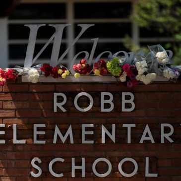 Texas lawmakers OK former Uvalde mayor’s effort to fix police failures in Robb Elementary attack