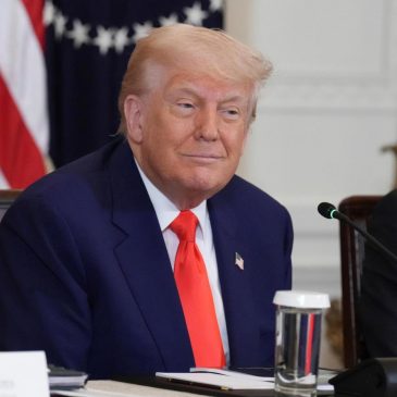 Trump threatens 50% tariffs on EU and 25% penalties on Apple as his trade war intensifies