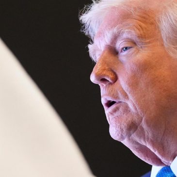 Trump asks the Supreme Court to allow his government downsizing plans to proceed