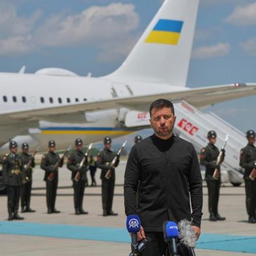 Ukraine’s Zelenskyy arrives in Turkey for peace talks but Russia’s Putin stays away
