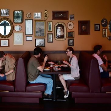 Chip’s Clubhouse on Snelling Avenue abruptly closes