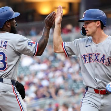Twins rocked by Rangers in series opener