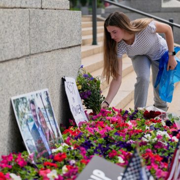Capitol candlelight vigil set for Melissa and Mark Hortman