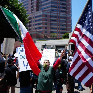 LA police swiftly enforce downtown curfew as protests against Trump’s immigration crackdown continue