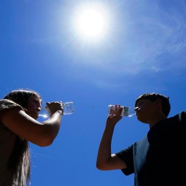 How to stay cool in the heat wave hitting parts of the US — even without air conditioning