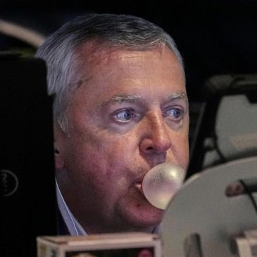 US stocks are stuck in limbo as Wall Street waits to hear what US-China trade talks will bear