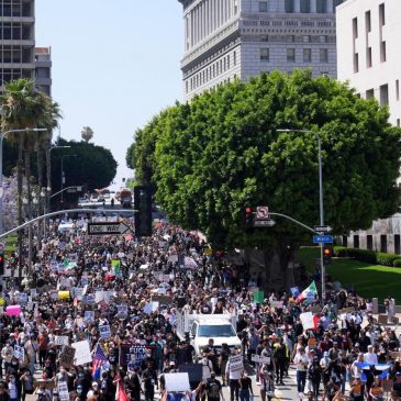 Australian reporter hit by nonlethal round during live report from LA immigration protests