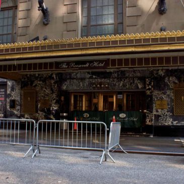 Tras cierre del Hotel Roosevelt de Nueva York, ¿qué sigue para los migrantes alojados en refugios?