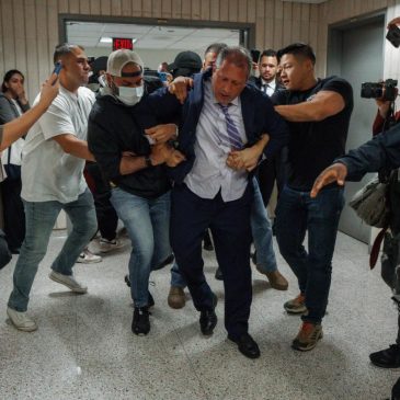 Brad Lander, NYC comptroller and mayoral candidate, is arrested outside immigration court