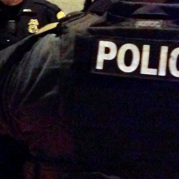 Federal law enforcement presence draws protests in south Minneapolis