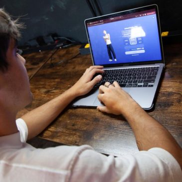 These tips from experts can help your teenager navigate AI companions