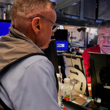 US stocks hang around their records as GM and others show how tariffs are impacting them