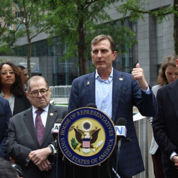 ‘¿Qué están ocultando?’: Congresistas piden acceso a zona de detención de ICE en edificio federal de Manhattan 