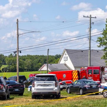 Suspect kills 2 women in Kentucky church after shooting state trooper, police say