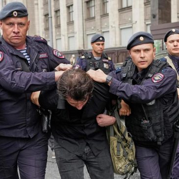 Russian parliament approves a bill punishing online searches for information deemed ‘extremist’
