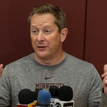 With Niko Medved a fan, will Gophers finally commemorate Clem Haskins?