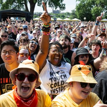 Live: Day 2 of the Minnesota Yacht Club music festival draws tens of thousands to Harriet Island