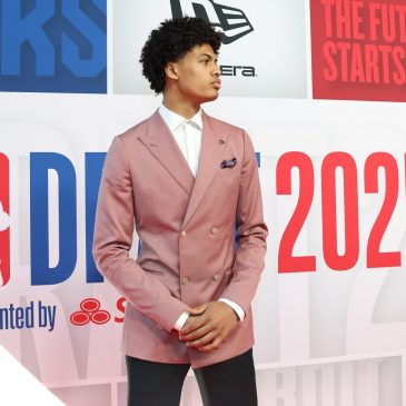 Wolves’ rookie big Joan Beringer hosts block party in Summer League debut