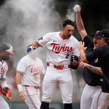 Brooks Lee gives Twins a walk-off win for second straight day