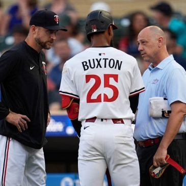 Byron Buxton leaves game for Twins after being hit by pitch