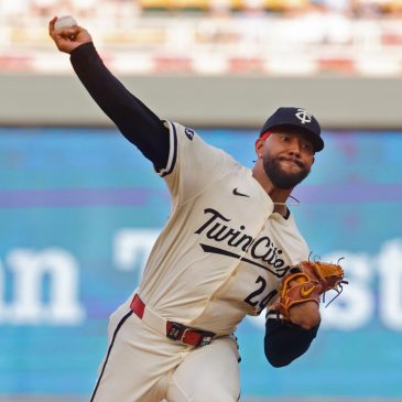Twins beat Cubs as Simeon Woods Richardson continues impressive stretch