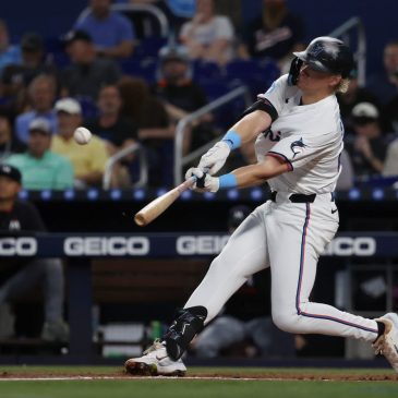 Marlins blank Twins, extend winning streak to eight