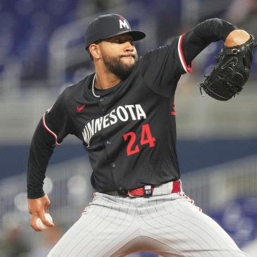 Simeon Woods Richardson’s strong start helps Twins past Marlins 2-1